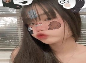 Cao Thi Thuy Vy зацепила свою пизду рукой