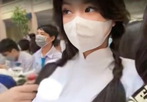 Hoang Nhan Chi Linh имеет большое тело и очень похотливое настроение